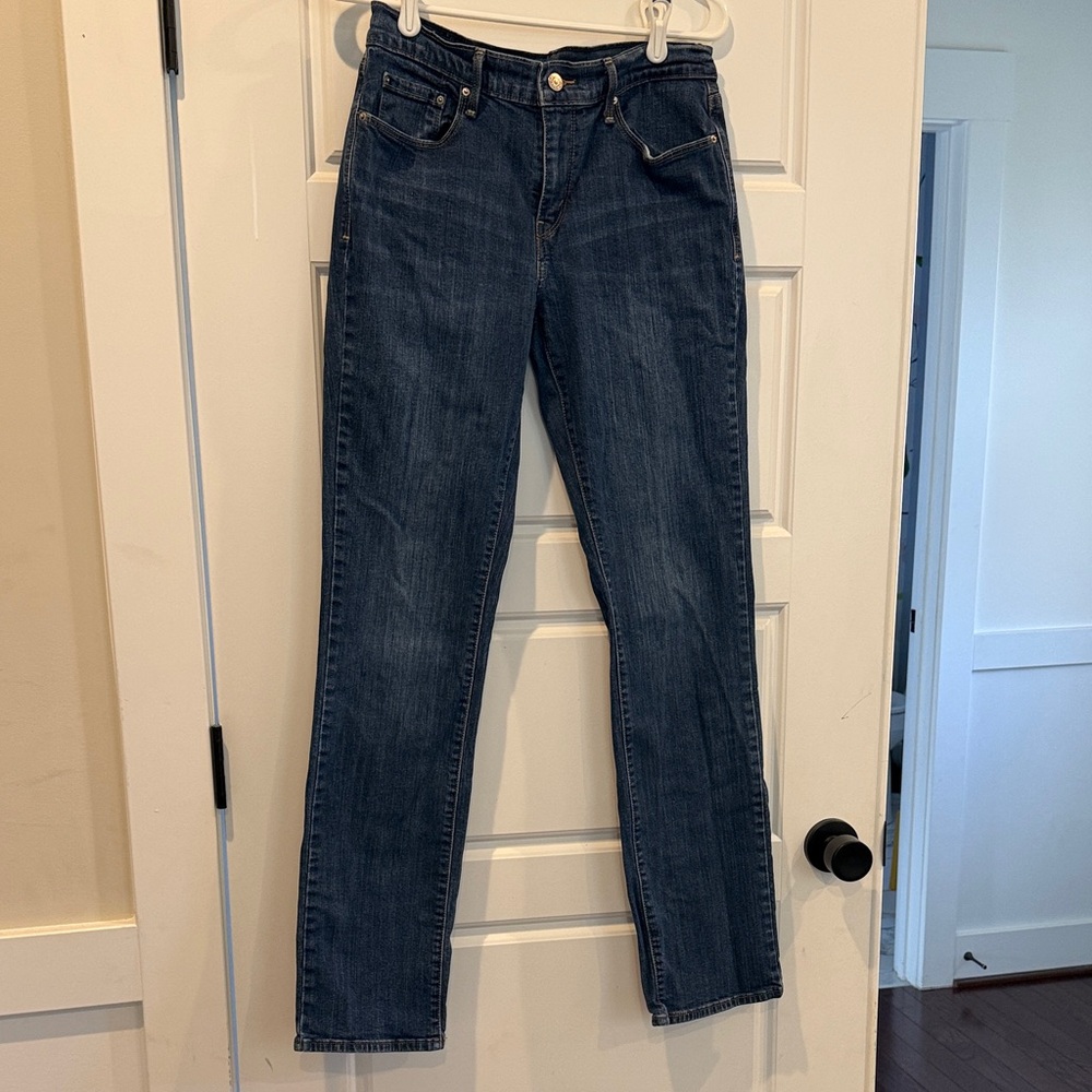 Classic Blue Levi’s Women's 505 Straight Jeans size 8 (long)